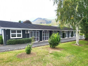 Racecourse Motel