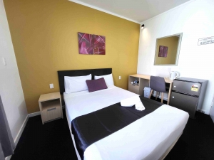 Parnell Pines Hotel