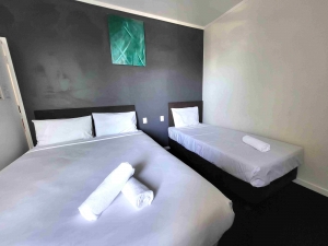 Parnell Pines Hotel