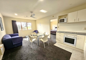 Albany Executive Motor Inn