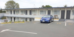 Central Court Motel
